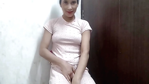 Solo female rides a bike in amateur solo porn video