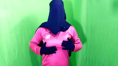 Indian girl is so horny she can't resist to have sex with her husband