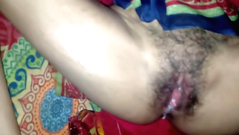 Indian aunt fucks and gets a creampie on the couch