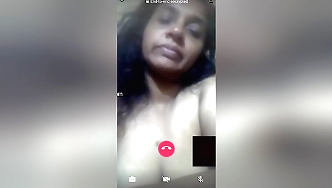 Chubby bhabhi showing off her boobs in front of web cam