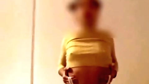 Indian slut with small breasts moans at the end of a solo