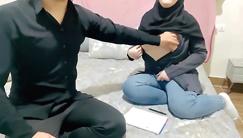 Indian milf gives nice handjob  and show a sexy titty