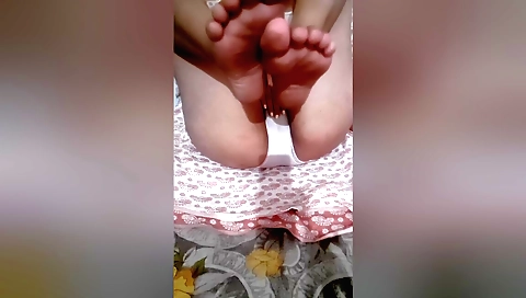 Amateurs amateur foot fetish in homemade solo video
