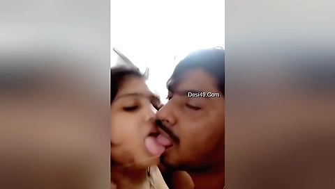 Busty bhabhi gets her pussy riled up by a big dick
