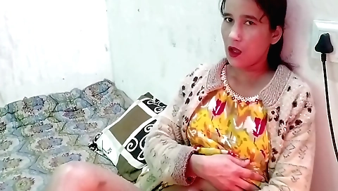 Indian solo female video with a beautiful face and body