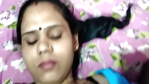 Indian amateur girl's hairy pussy and butt in POV video