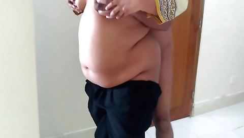 Thick amateur naked porn video with a big ass babe