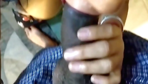 Indian amateur porn video shows a girl getting banged hard