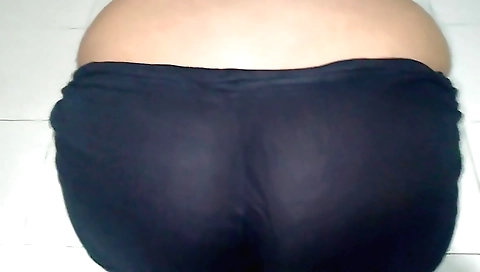 Brunette has a nice solo masturbation in her bedroom