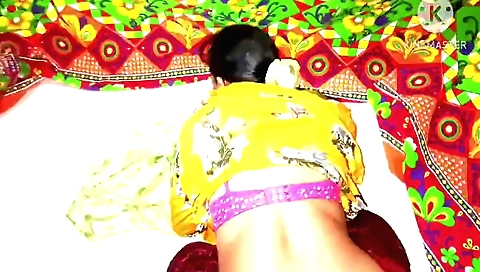 Indian girl with big natural tits showing herself in porn clip