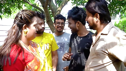 Indian hottie gangbang with 4 men in this hd video