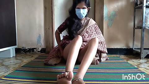 Indian teen shows her natural body in amateur solo video
