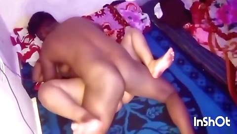 Bhabhi cheating on her hubby with her husband's dick
