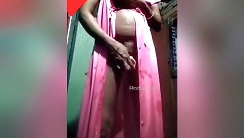 Indian girl masturbates with herself on the webcam