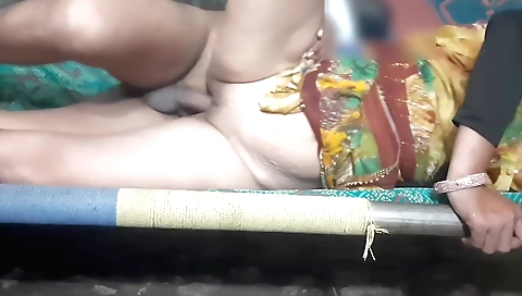 Indian amateur girl gives her pussy to a guy with a penis