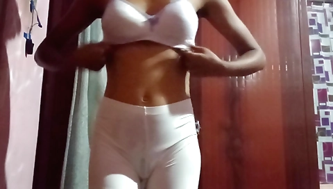 Indian girl takes off her sexy outfit in solo video