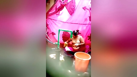 Indian hottie has her body naked and enjoys hotness