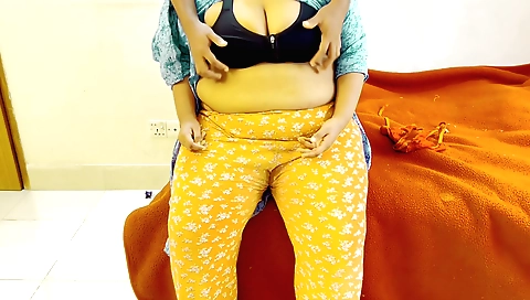Indian babe with a big ass and a big booty gets fucked