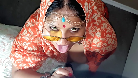 Amateur indian milf with big natural boobs has a facial