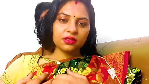 Indian milf sucks the black cock and makes her pussy hot