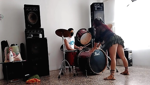 Indian solo female video showing her pussy licking