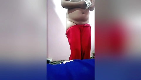 Indian girl gets wet in her pussy in hd solo video