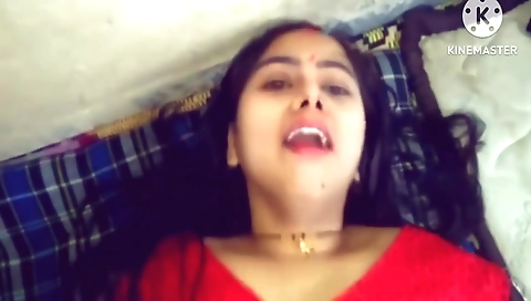 Indian girl gives out some porn with her tight pussy