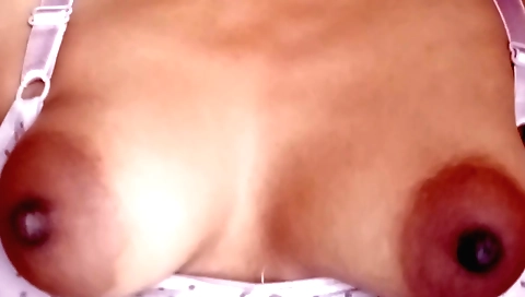 Indian housewife takes her pussy in between herself