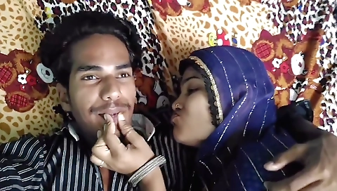 Indian amateur milf with small tits gives a blowjob