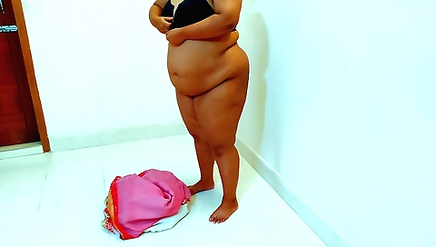 Muslim muslim mom wears sexy clothes in homemade video