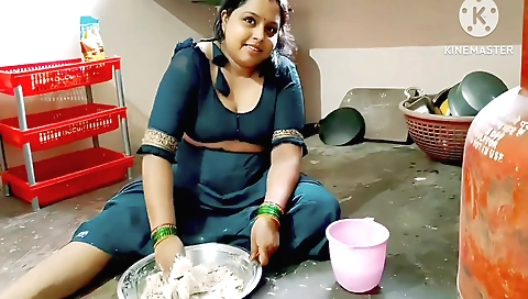 Indian slut gives her boyfriend a good fuck in the kitchen