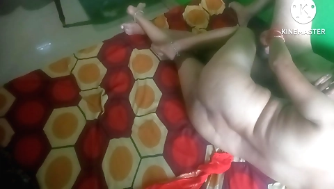 Hot indian stepmom gets her cunt fucked and her pussy too