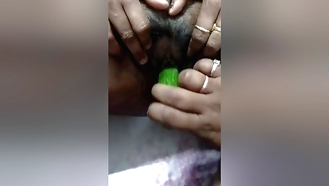Indian amateur sex video of hairy pussy stuffed with a dildo
