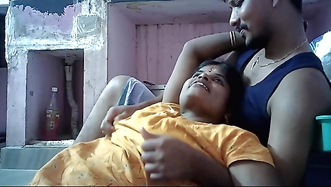 Indian housewife makes her pussy and pussy lips rubbed