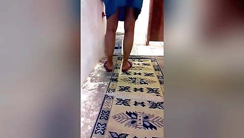 Hot 18+ grandma with a wet pussy enjoys sex with pantyhose