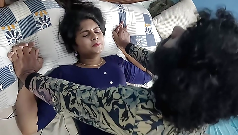 Indian bimbo in leggings and top is getting fucked