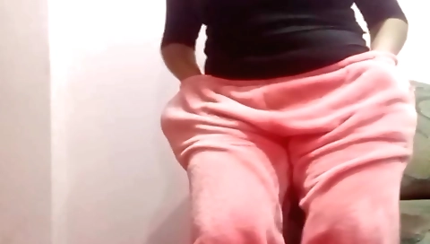 Indian brunette masturbates on webcam on her pussy