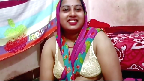 Indian hairy mature woman fucked in bed in her house