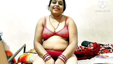 Chubby amateur indian brunette bhabhi sex with a dildo
