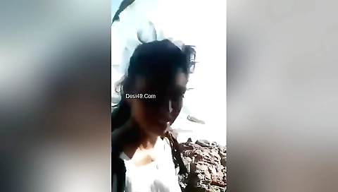 Hot brunette gets wet and fucked outdoors in amateur video