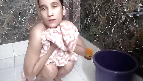 Indian sluts with a nice body in a bathroom 3d video
