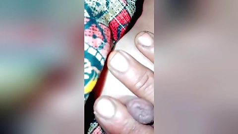 Indian girl is showing her sexy pussy and giving a nice blowjob