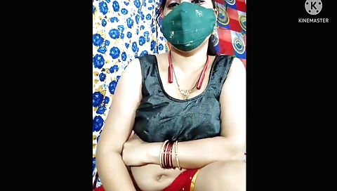 Indian girl with a nice ass makes webcam solo video