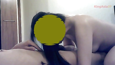 Webcam brunette girl gets her pussy licked from a guy