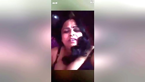 Indian brunette shows off her hairy pussy on web camera