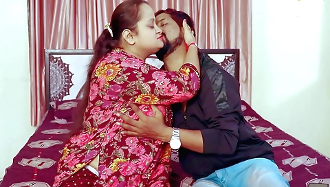 Indian babe gets a deep penetration from her friend