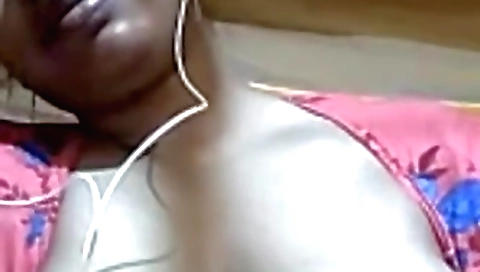 Chubby indian girl shows off her tits in solo video