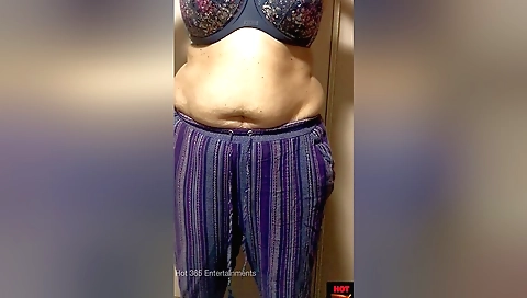 Sexy brunette 18+ step-sister in sexy bra in hd video