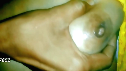 Indian amateur webcam video with big tits lips on the webcam