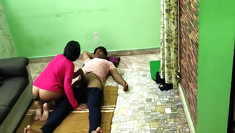 Slutty indian stepsister is doing good fucking job